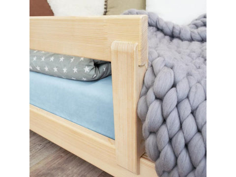 Kinder Hausbett "LUCKY" aus Massivholz mit Rausfallschutz